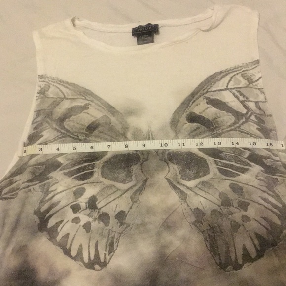 🌞Skull/butterfly tank top with low cut sleeve🌞 - Picture 5 of 7